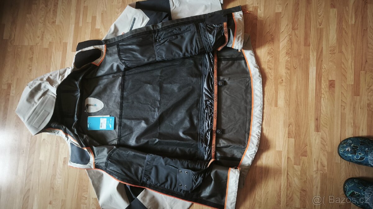 Hardschellova bunda Odlo, poř.cena 7500;- - 5
