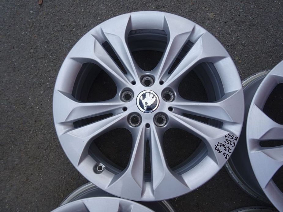 Alu disky Škoda 17", 5x112, ET 52, šíře 7,5J - 5
