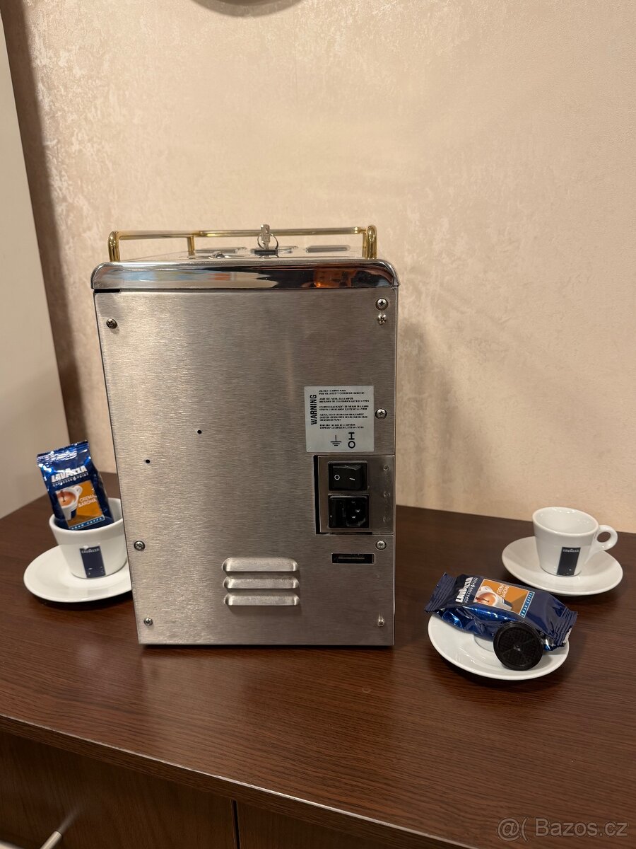 Kávovar LAVAZZA - 5