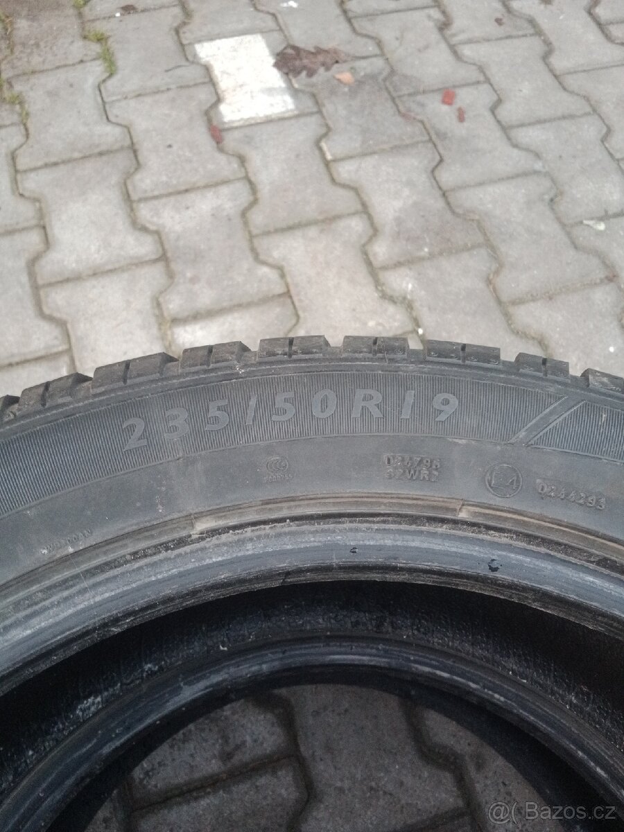 235/50/19 - 5