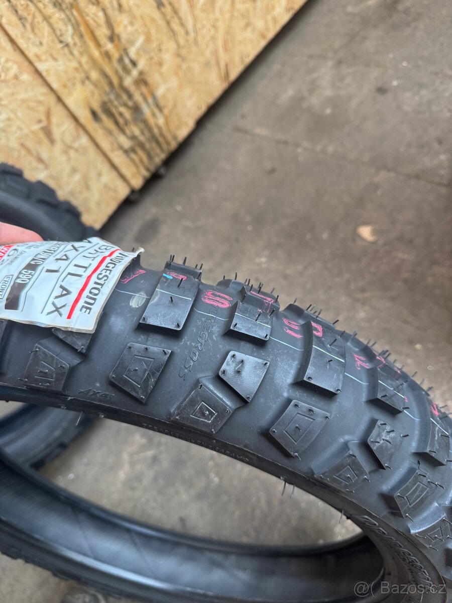 Pneu na moto