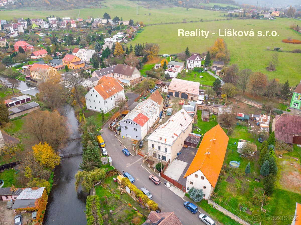 Prodej areálu s všestranným využitím nedaleko dálnice Praha - 5