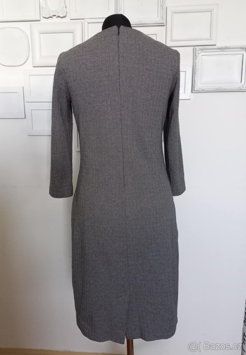Šedé pouzdrové byznys šaty - 5