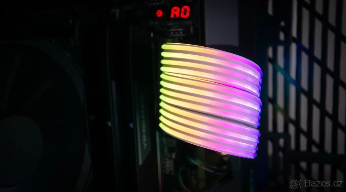 RGB set Lian Li Strimer Plus V2 + Hub + 4x ARGB ventilátory - 5