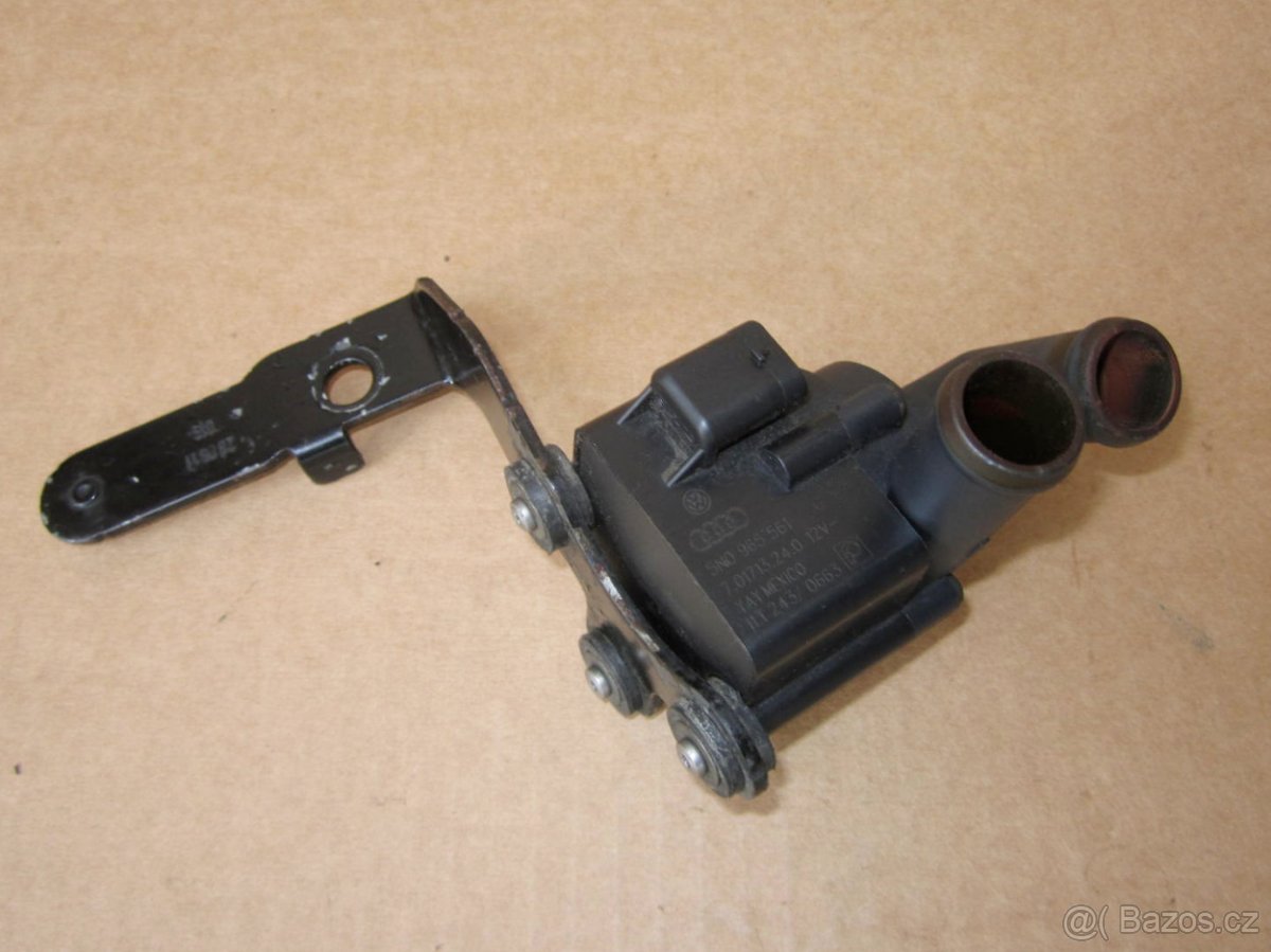 VW Golf Variant CERNY 4motion CAY 1.6TDI díly motor - 5