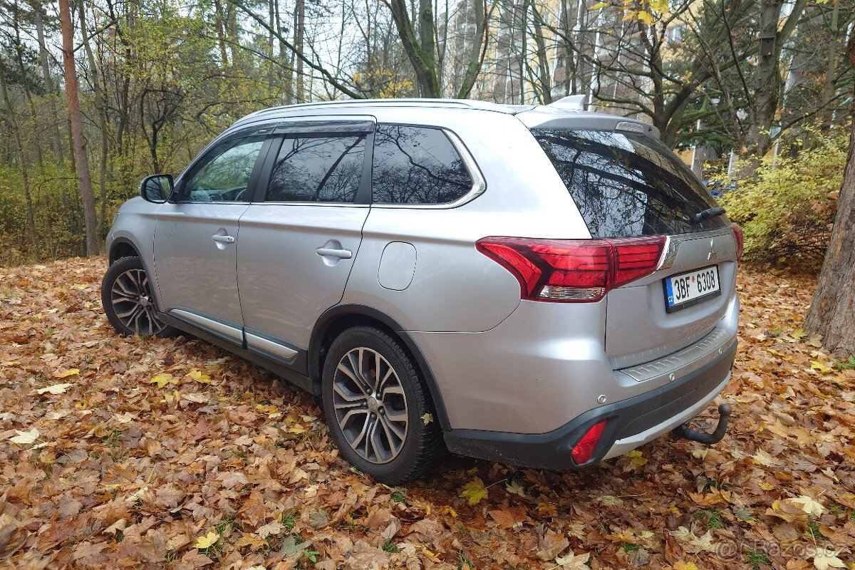 Mitsubishi Outlander 2.2DI-D, 4x4, 2017, automat, pádla. - 5