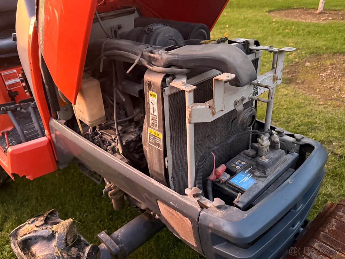 Kubota T220 - 5