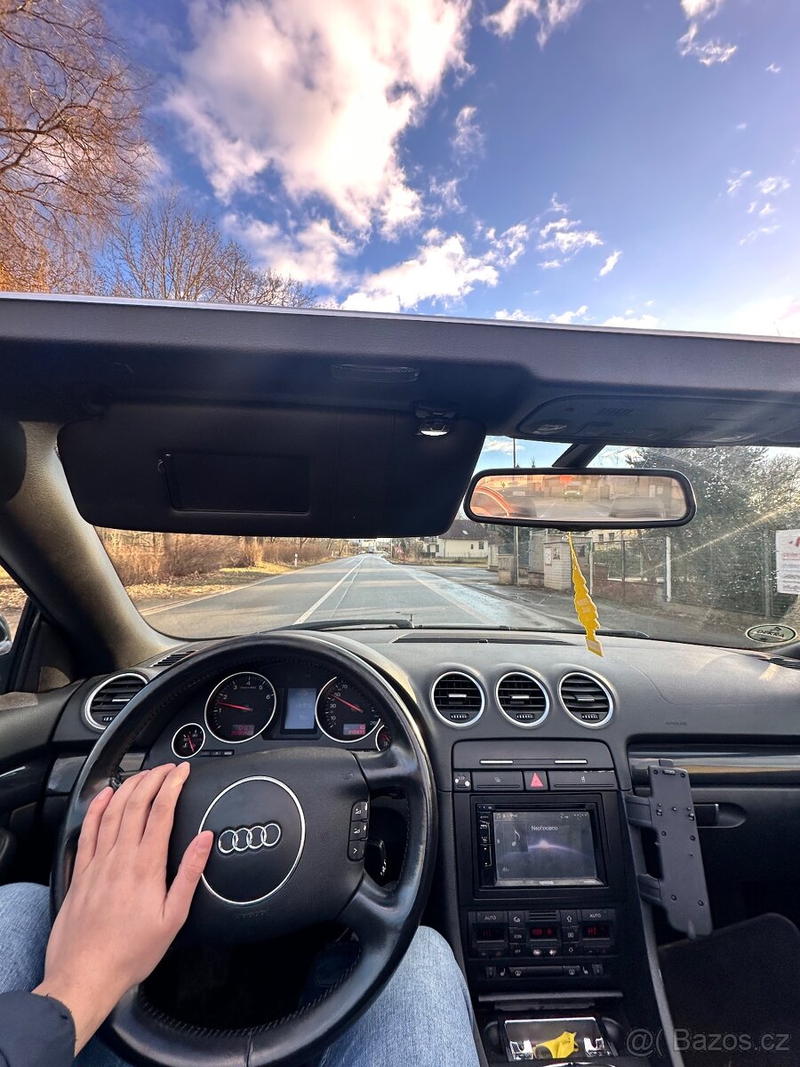 Audi a4 cabrio 2.4 v6 top stav - 5