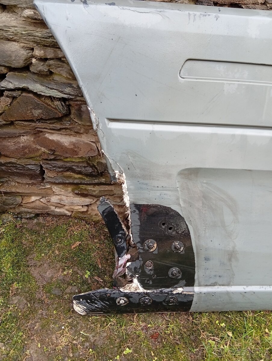 Scania R480 pravá mezinápravová bočnice - 5