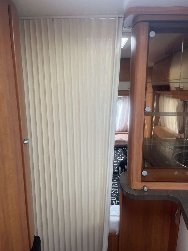 Prodám karavan Hobby 540 KMFE Excellent , r.2011 - 5