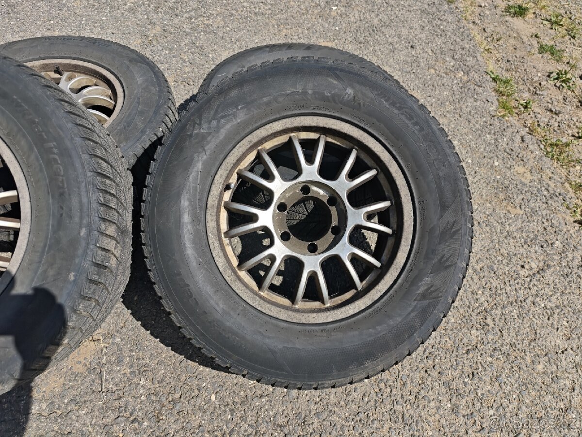 Pneu plus ráfky Nissan Patrol