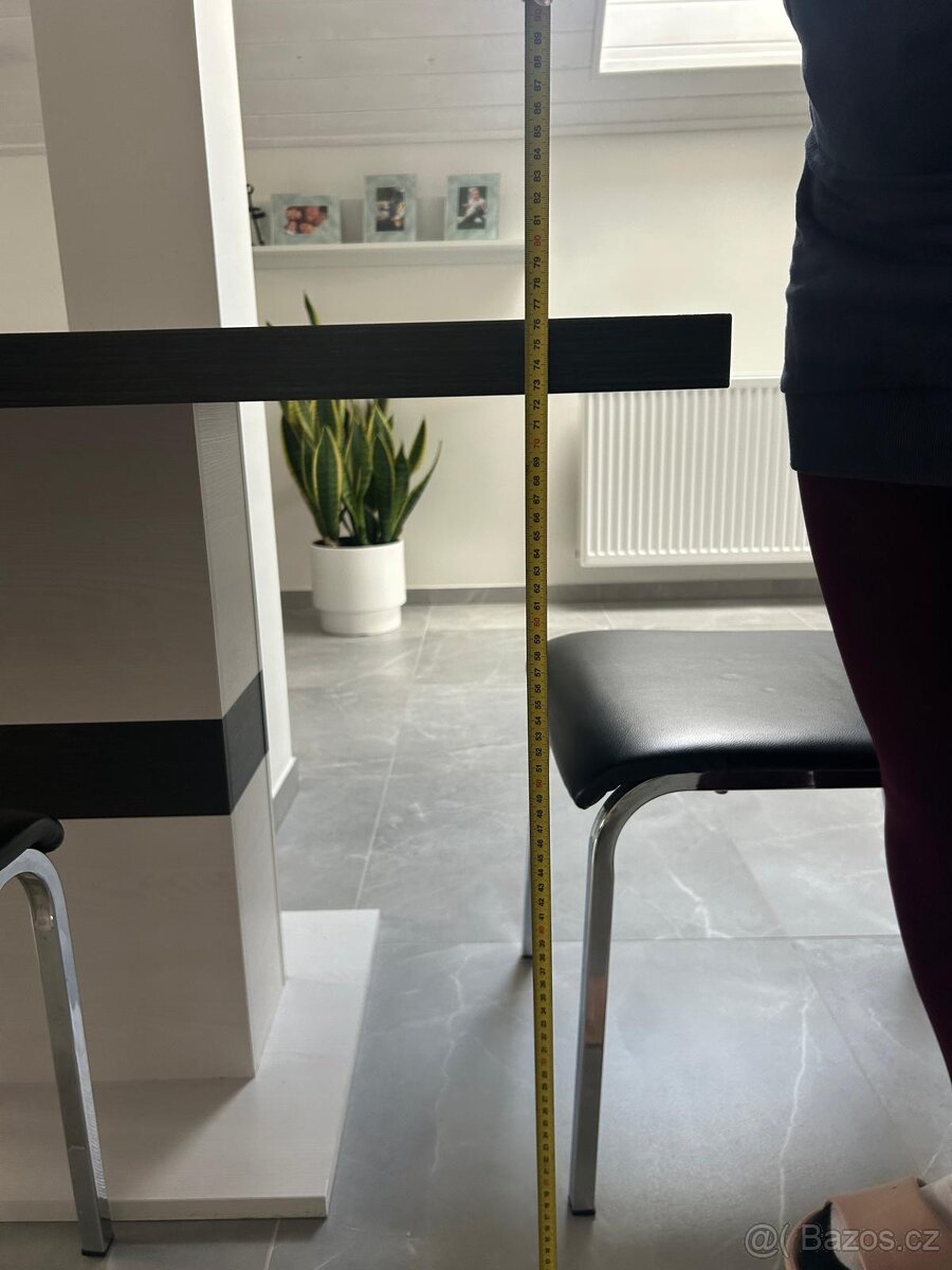 Jídelní stůl a židle - 5