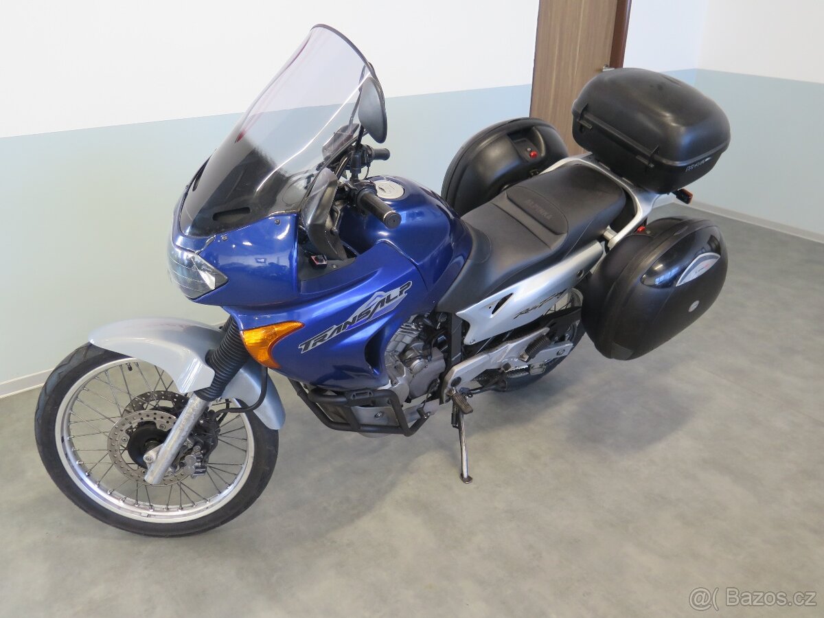 Honda XL 650V TRANSALP, kufry, výhřev rukojetí