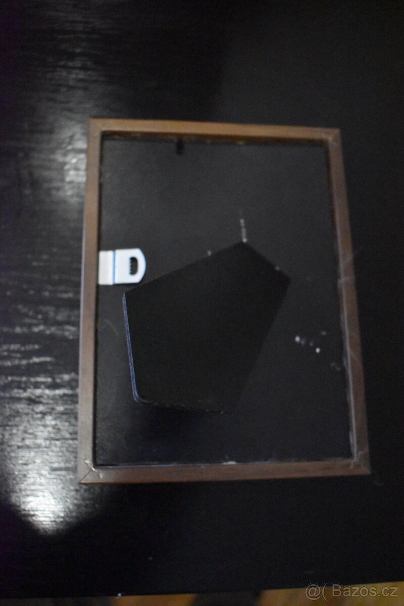 Dekorativní rámeček s lebkou - 5