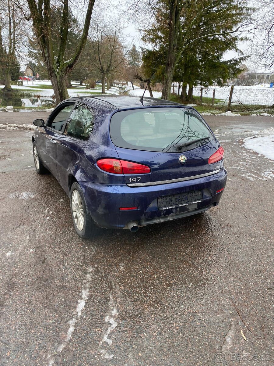 Alfa Romeo 147 1,9 JTD rok 2005 klima - 5