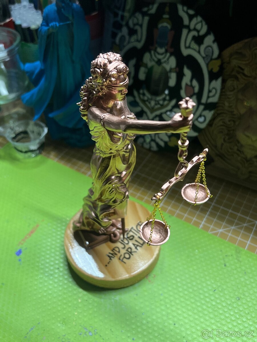 Socha justice - 5