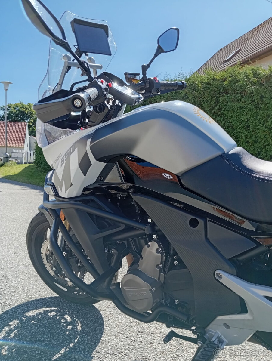 CF MOTO 650 MT Premium - 5