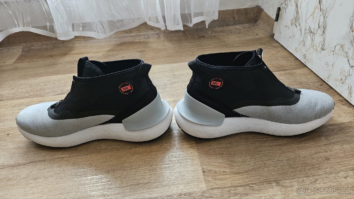 Under Armour UA...Unisexové boty
N - 5