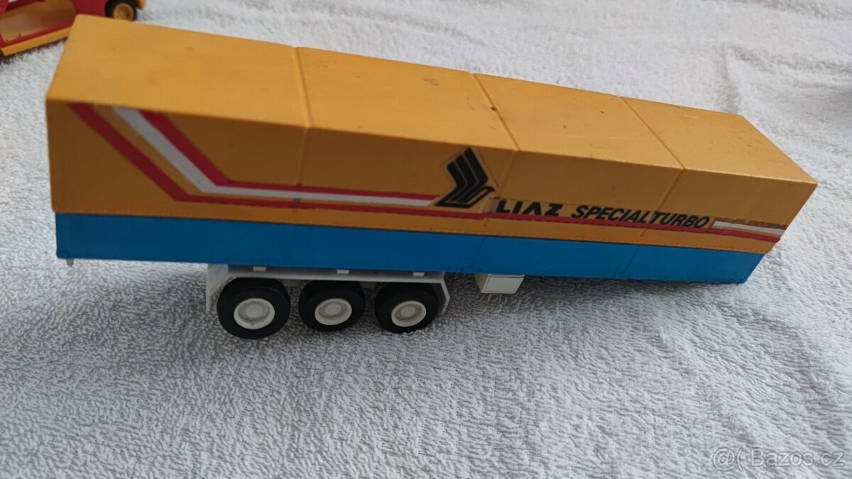 Stará retro autíčka, doplňky - 5