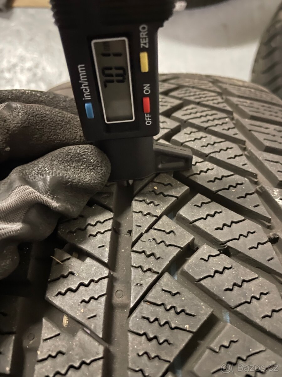 Original zimni alu Audi Q3 83a 5x112 + Conti 215/65/17 - 5