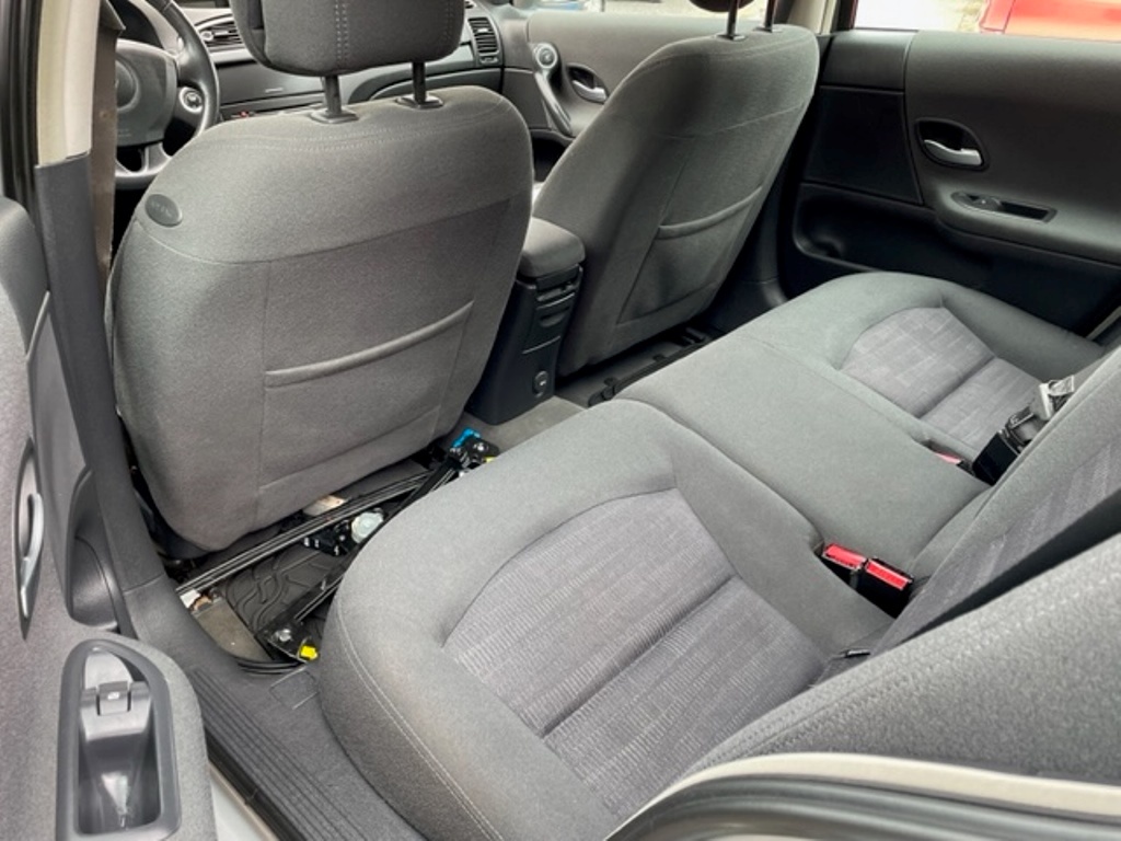 Renault Laguna 2.0i, r.2006, nová stk, klima - 5