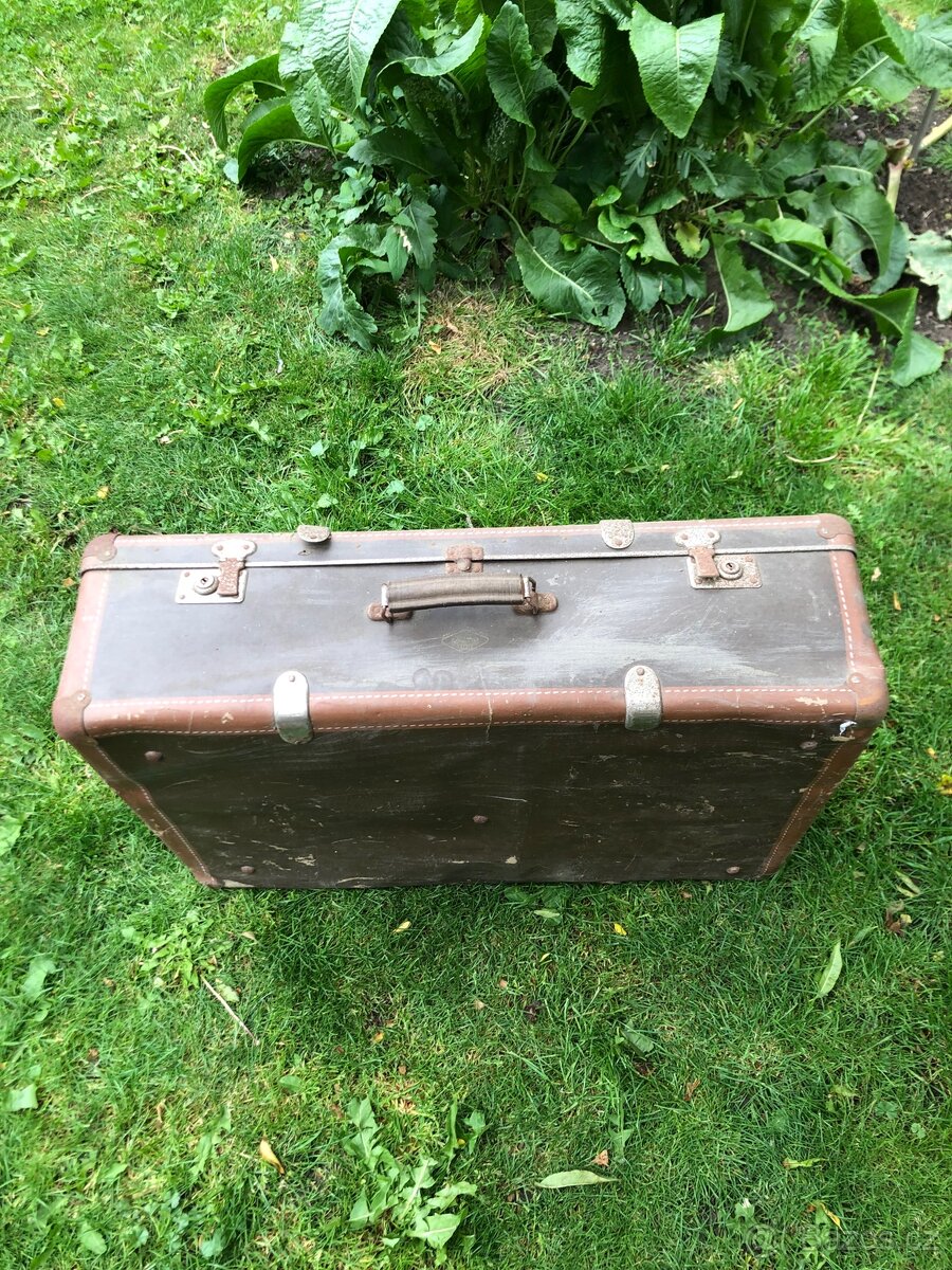 Velký starý kufr - 5