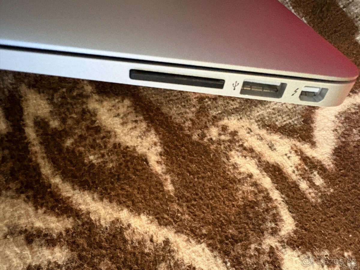 Prodám Apple Macbook Air 2015 - 5