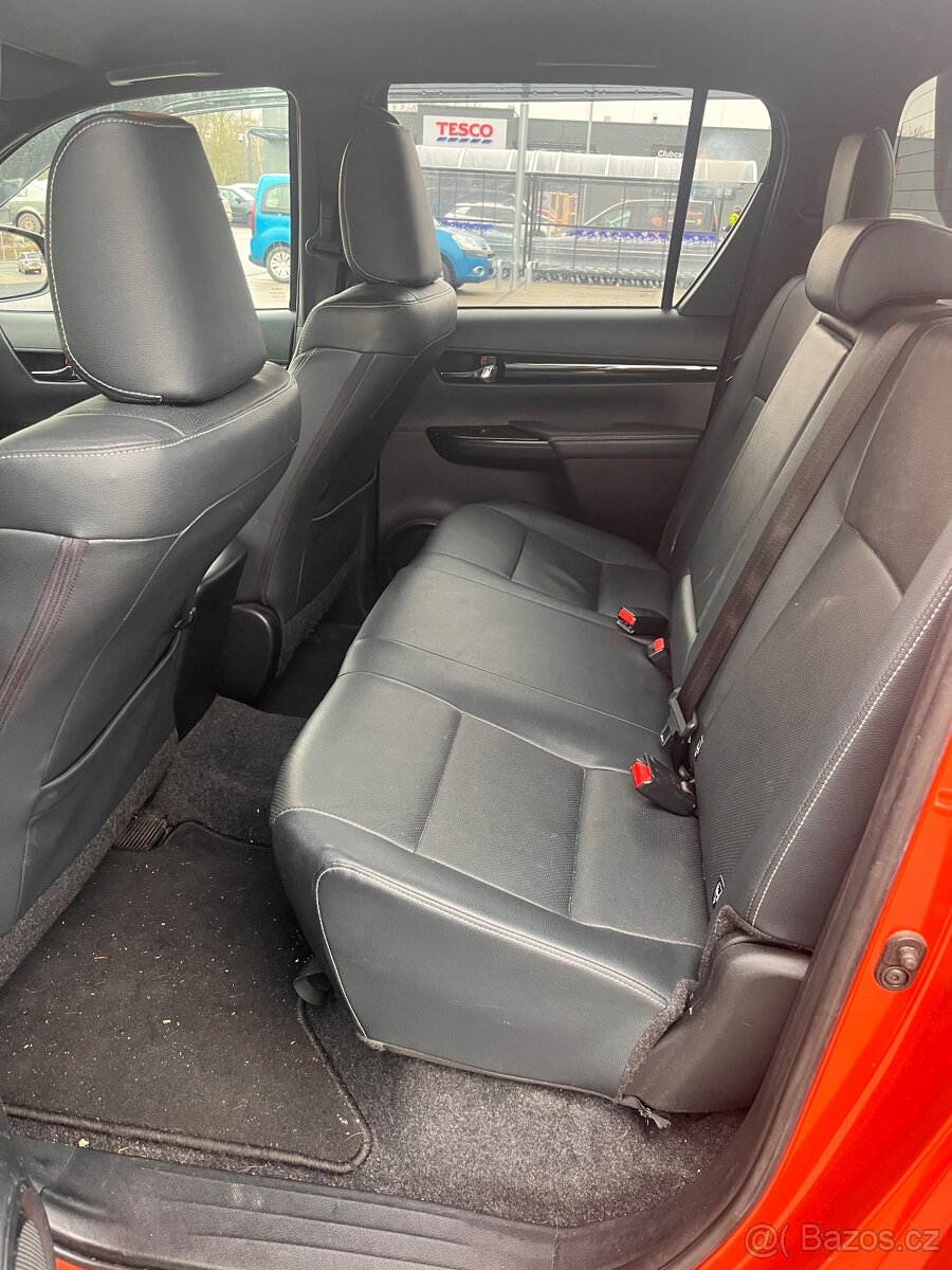 Hilux 2,4D automat
