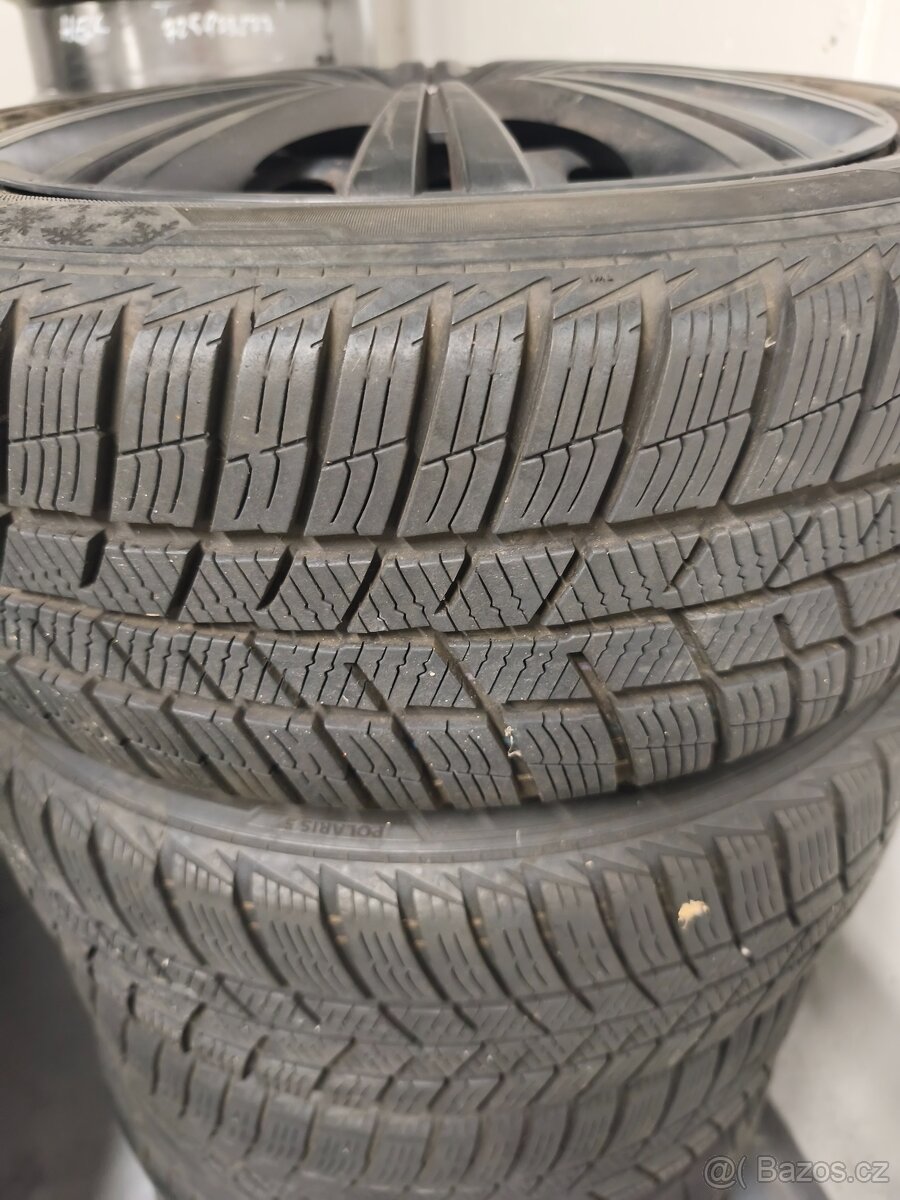 Sada kol se zimními pneu