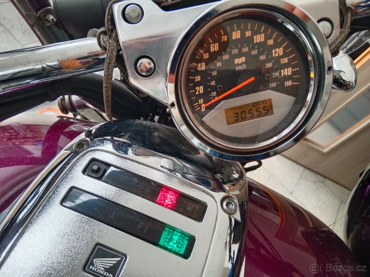 Honda VTX 1800 c - 5