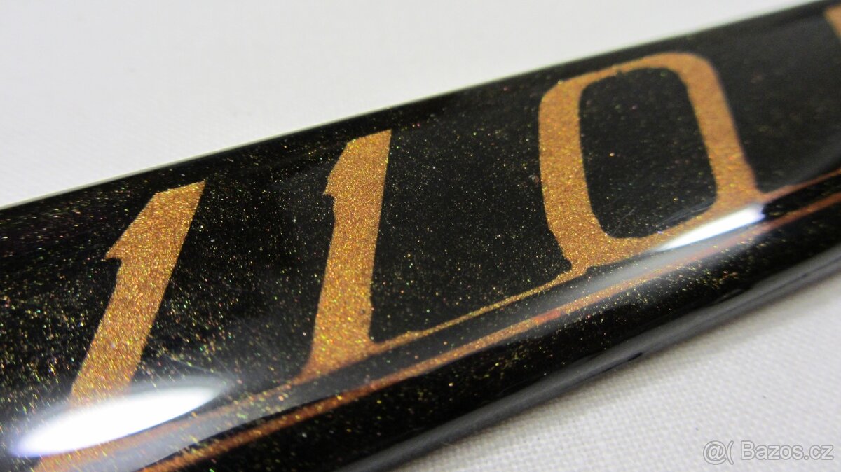 ŠKODA 110R štítek na zadní kapotu - zlatý nápis - 5