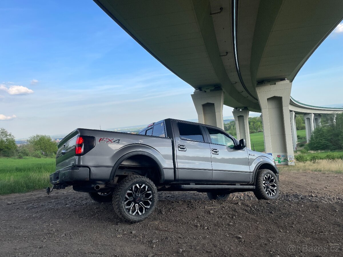 Ford F150 F-150 5.0, rok staré LPG