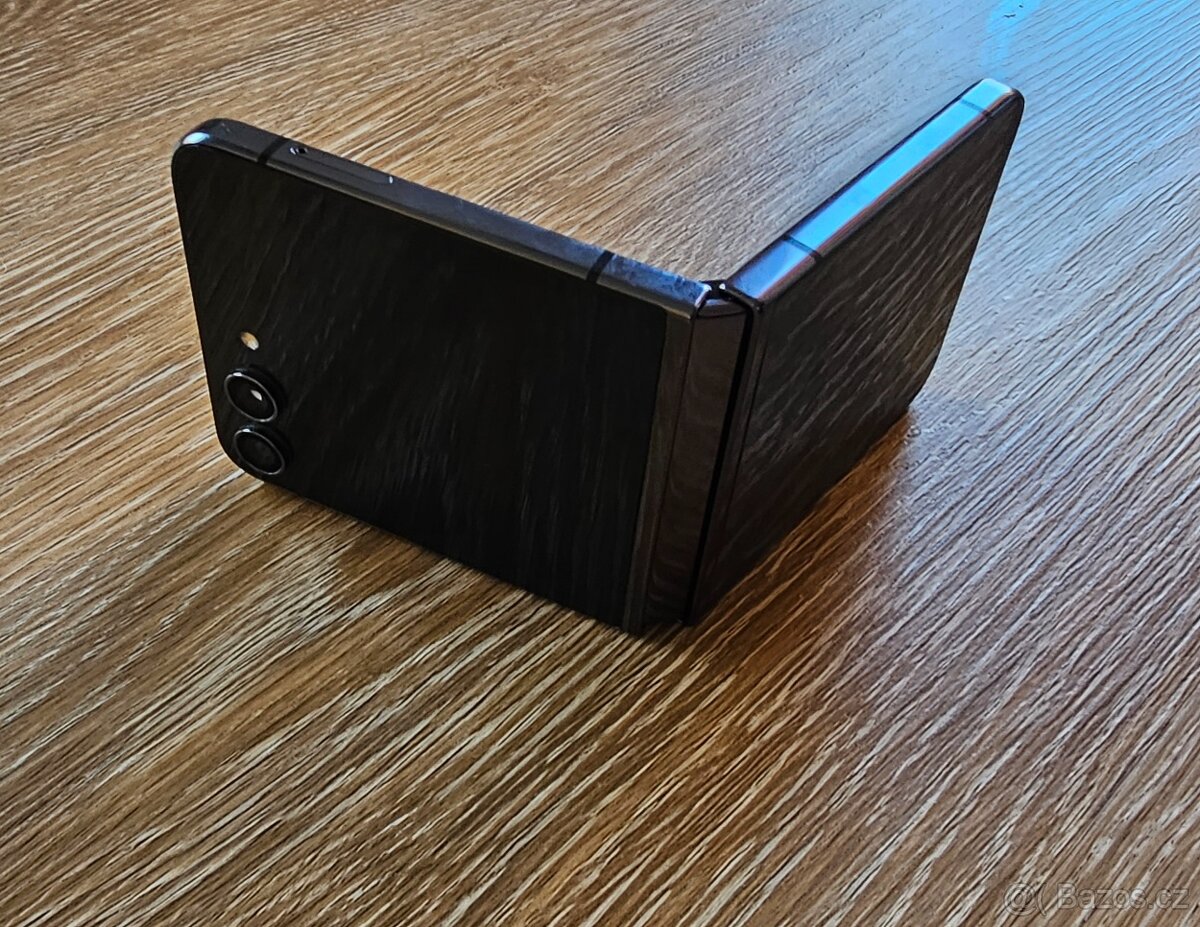 Prodám Samsung Galaxy Z Flip 5 – 512 GB, černý, JAKO NOVÝ - 5