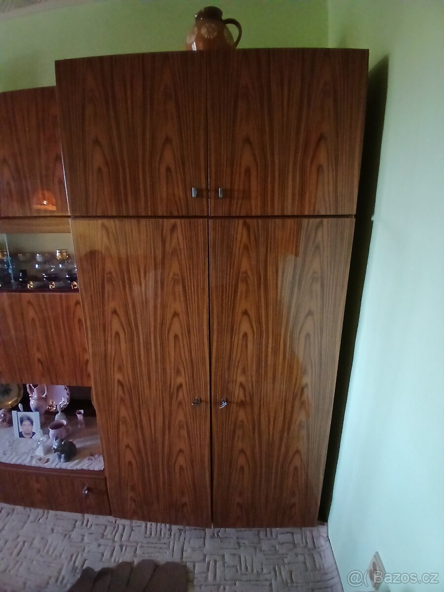 Starožitná velká obývací stěna - 5