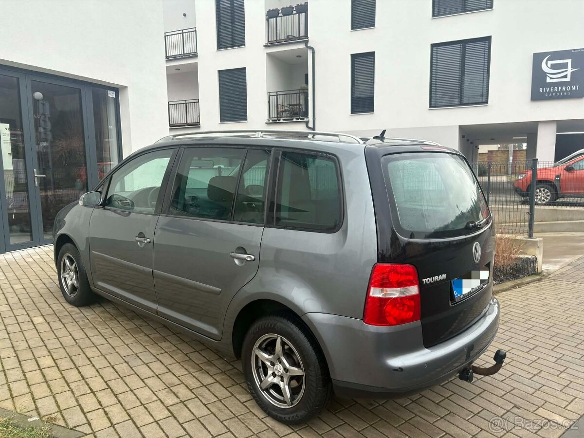 Volkswagen Touran - 5