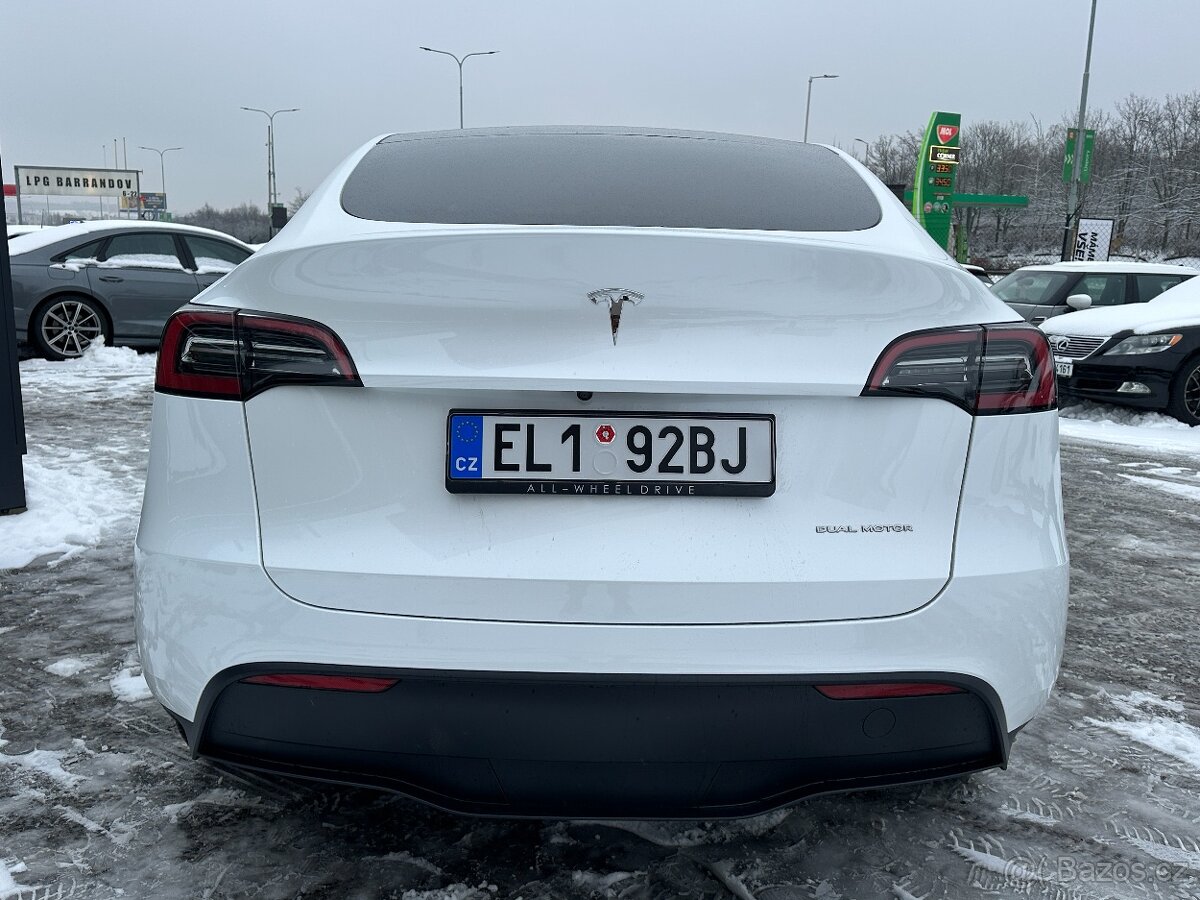 Tesla Model Y 2023 - 5
