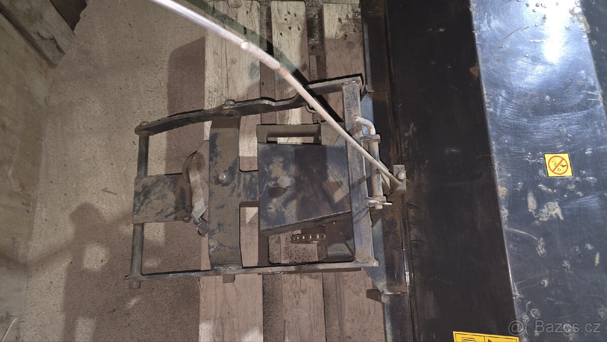 ZAMETACÍ KARTÁČ KOVA LH1200 - 5