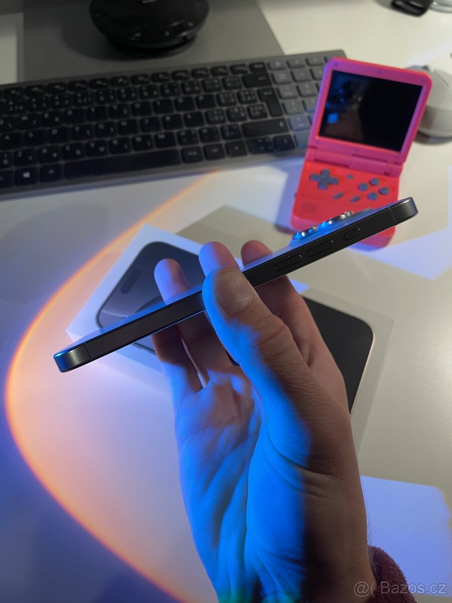 iPhone 16 Pro Max 256GB, přírodní titan - 5