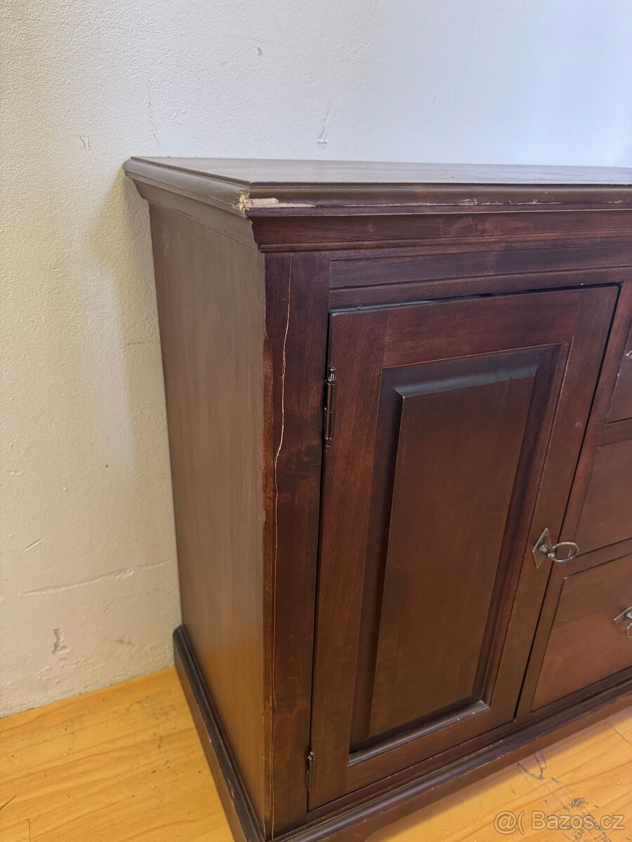 Dřevěná komoda massive - 5