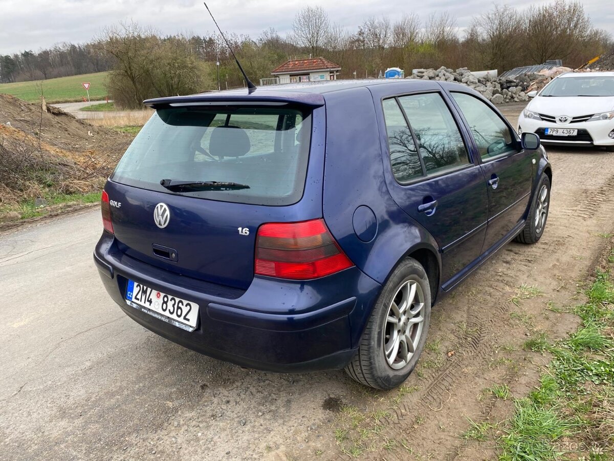 VW Golf IV 1.6 - 5