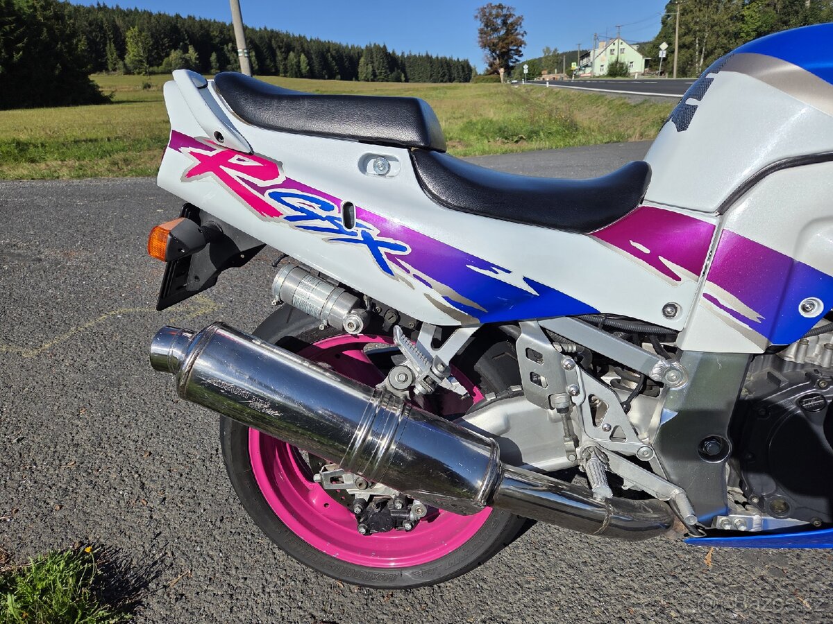 Suzuki gsxr750w - 5