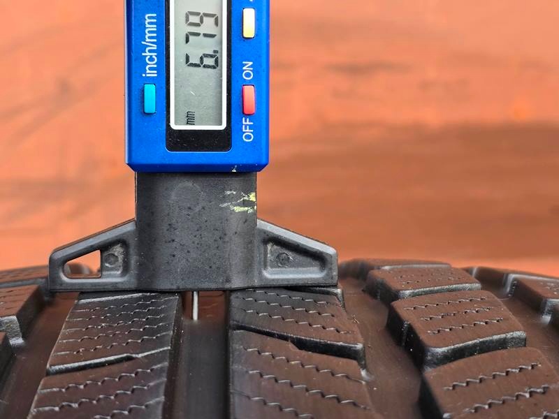 Zimní Nexen 235/55/17XL - 5