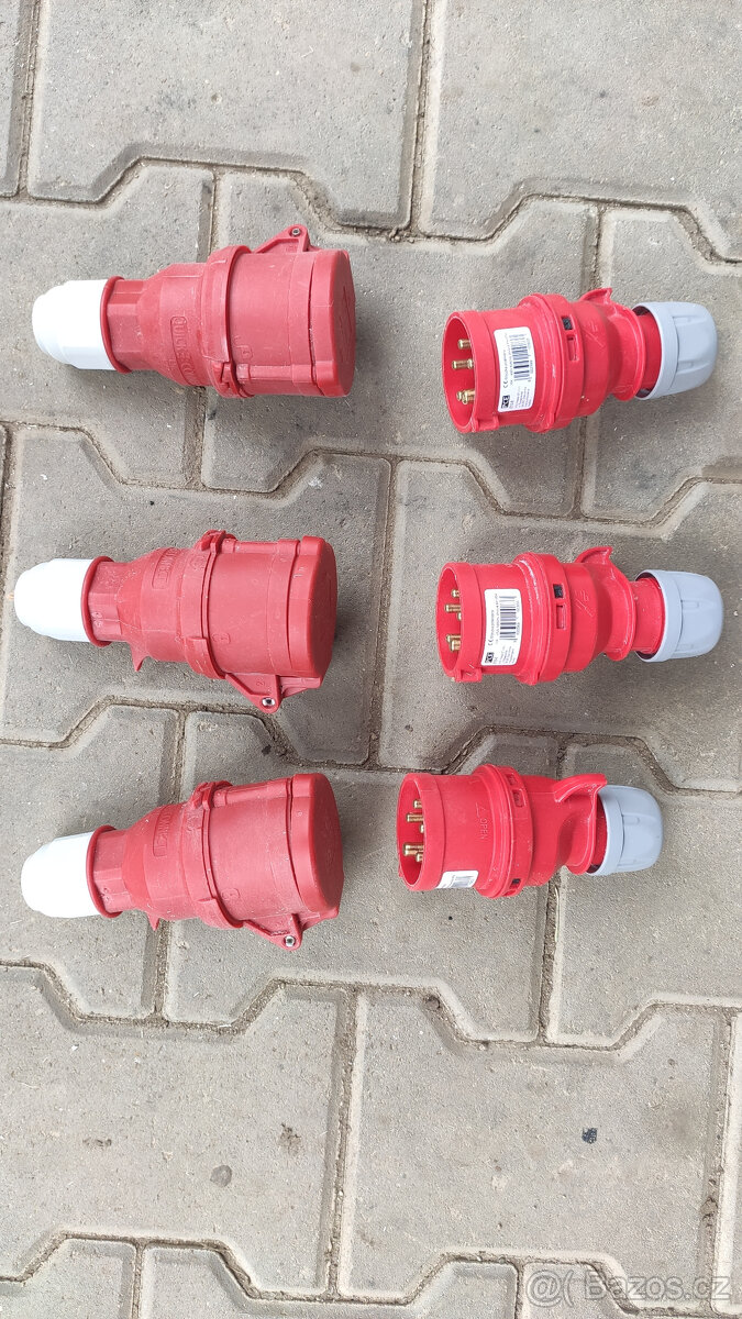 Prodám jističe, rozvaděč a 3f zásuvky 16A - 5