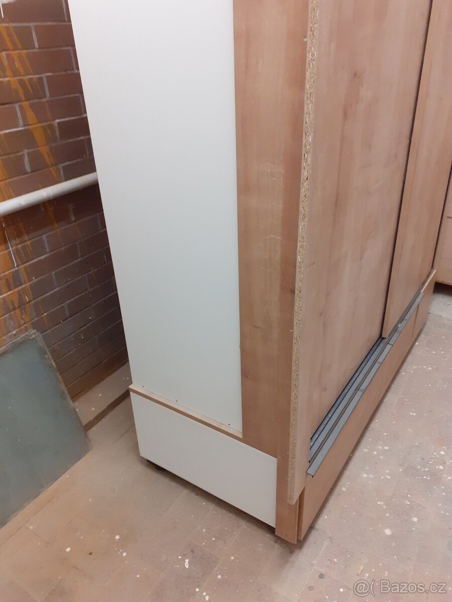 nová vestavěná skříň - 5