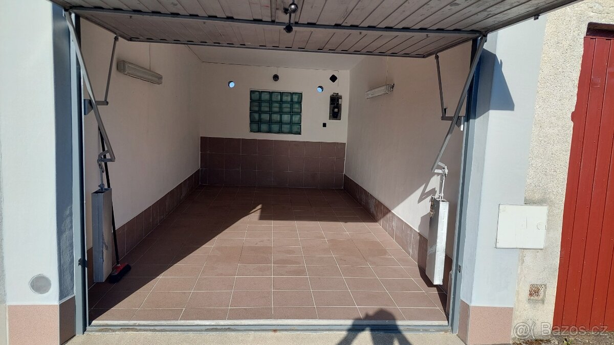 Pronajmu dlouhodobě garáž v Klatovech - 5