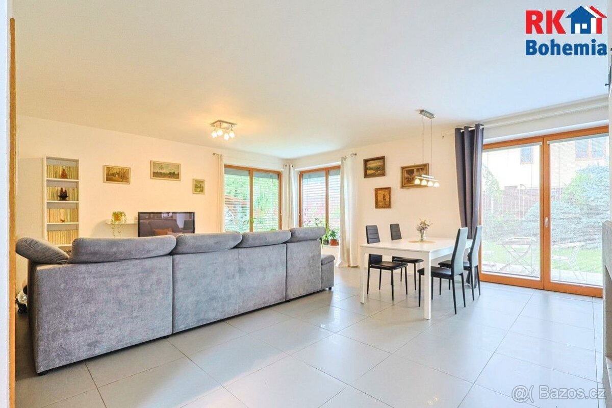 Prodej rodinného domu 5+1 se zahradou u centra města Český B - 5