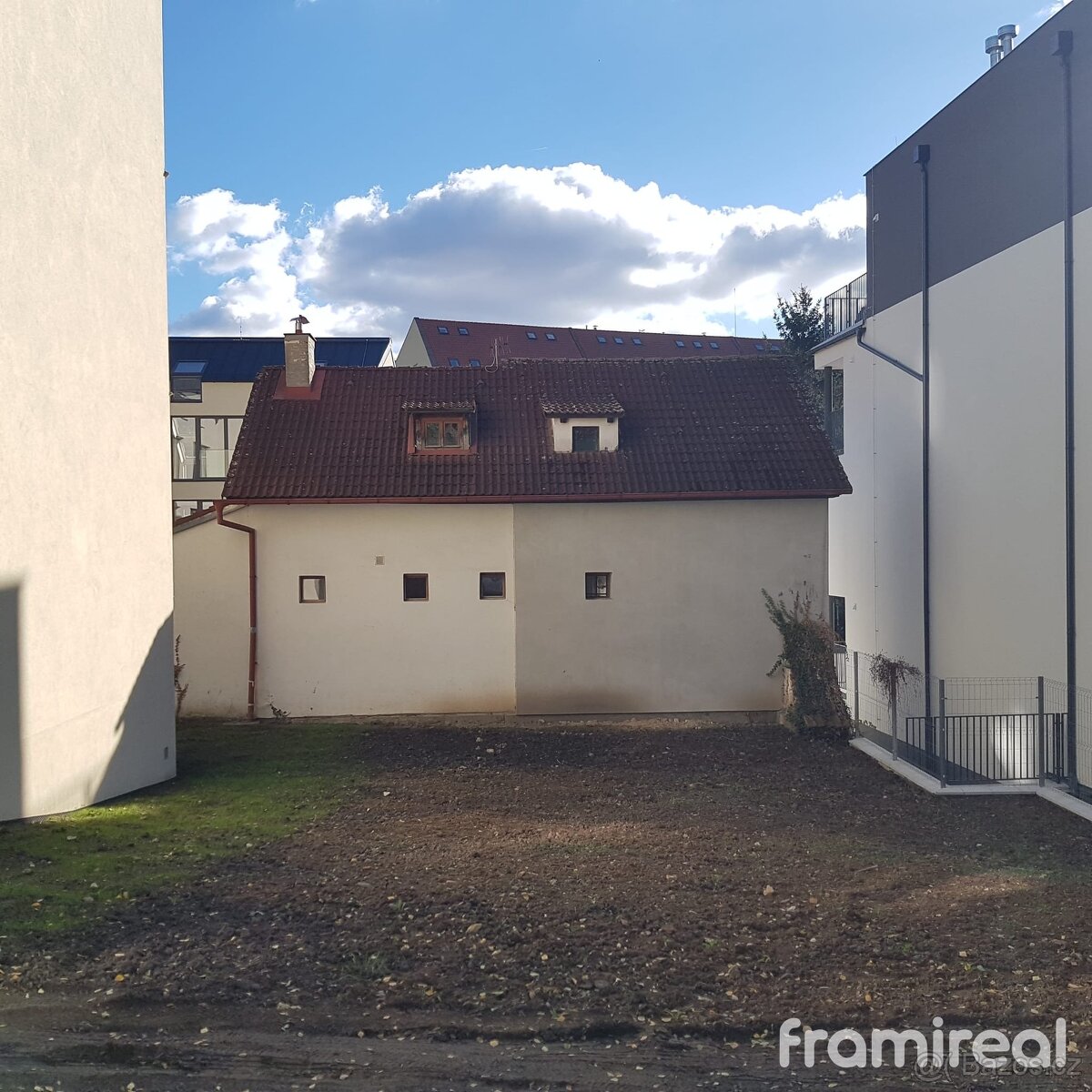 Prodej pozemku pro bydlení v bytových domech, 167 m² - Praha - 5