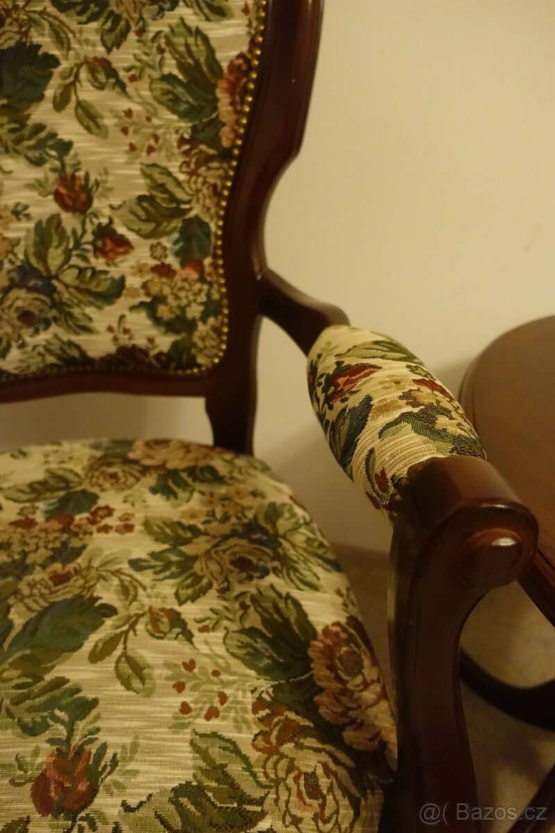 Stoličky a stolík - 5