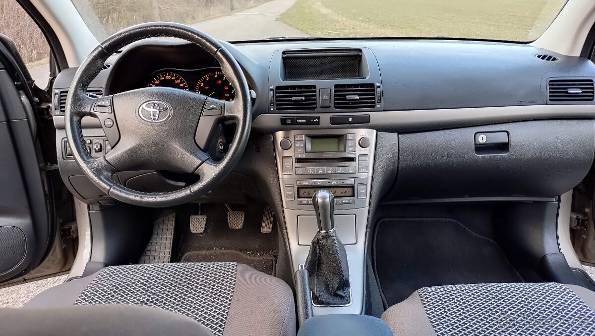 Toyota Avensis 1.8 VVTi combi - 5