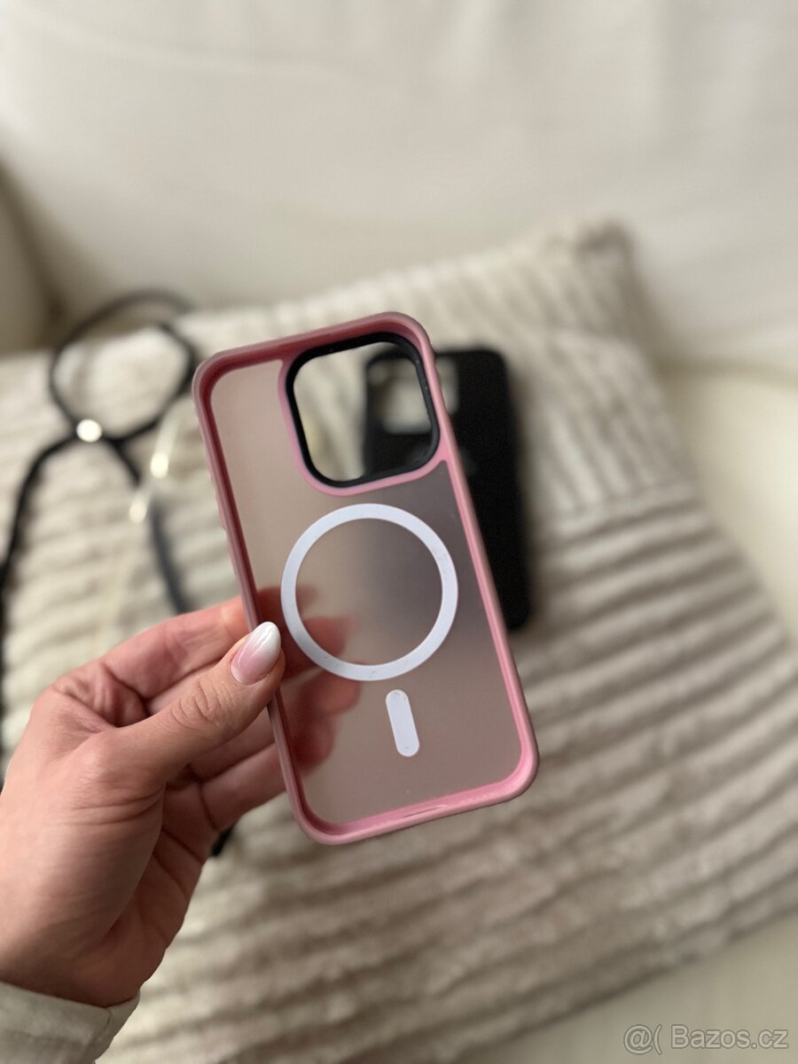 Set krytů na iPhone 15 Pro - 5